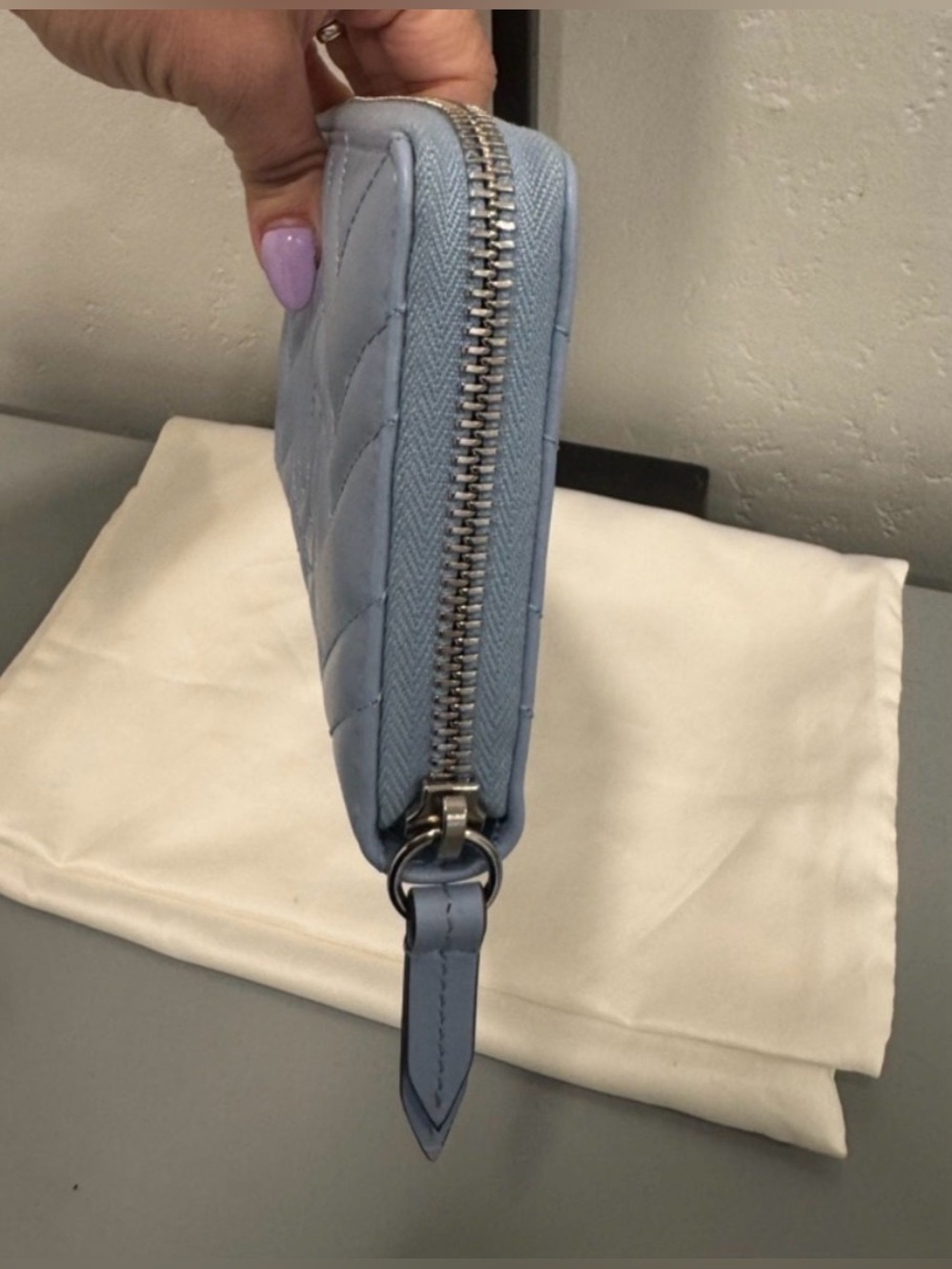 Gucci Marmot Sky Blue Quilted
GG Zip Wallet - Picture 4 of 9